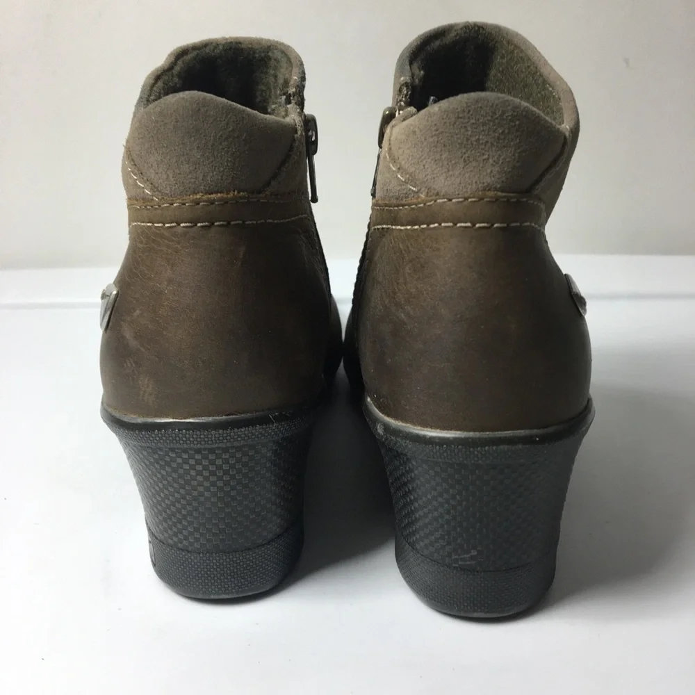 Keen leather wedge booties. Size 6.5. - Picture 4 of 7
